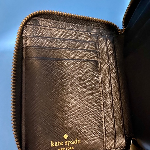 Kate Spade ♠️ Wallet - Picture 4 of 4